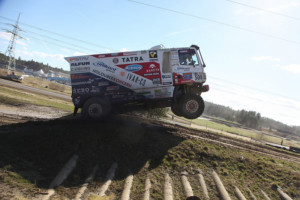 Jezdci týmu Buggyra Racing si davy fanoušků v Sosnové užívali! / Foto zdroj: BUGGYRA media