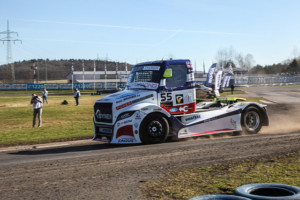Jezdci týmu Buggyra Racing si davy fanoušků v Sosnové užívali! / Foto zdroj: BUGGYRA media