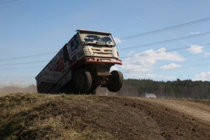 Jezdci týmu Buggyra Racing si davy fanoušků v Sosnové užívali! / Foto zdroj: BUGGYRA media