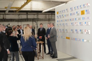 Stát má nového výrobce registračních značek, díky změně dodavatele ušetří více než 100 milionů korun / Foto zdroj: Ministerstvo dopravy ČR