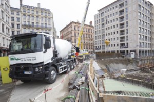 Renault Trucks dodal společnosti BML model C8x4 Tridem domíchávač betonu / Foto zdroj: Volvo Group Czech Republic, s.r.o.