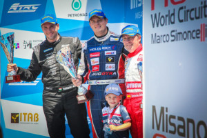 Lacko se třemi výhrami v Misanu ujímá vedení! / Foto zdroj: BUGGYRA media