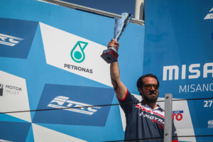 Lacko se třemi výhrami v Misanu ujímá vedení! / Foto zdroj: BUGGYRA media