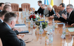 Čeští dispečeři připraví ty bosenské k řízení letového provozu, kontrakt je za 200 milionů / Foto zdroj: Ministertvo dopravy ČR