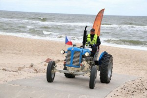 NA ZETORU 25 Z ČECH AŽ NA KONEC SVĚTA / Foto zdroj: ZETOR TRACTORS a.s.