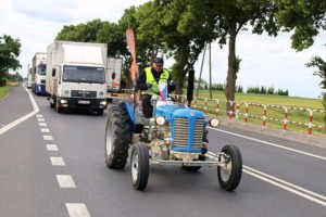 NA ZETORU 25 Z ČECH AŽ NA KONEC SVĚTA / Foto zdroj: ZETOR TRACTORS a.s.