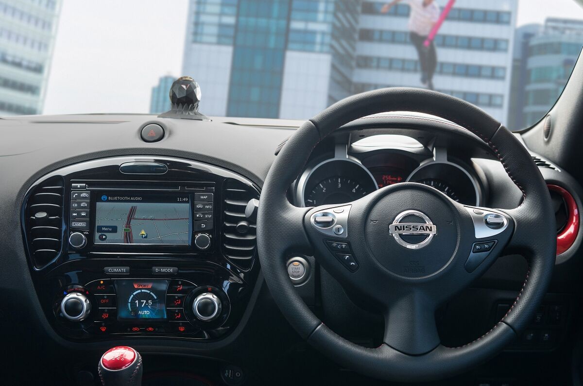 Nissan JukeCam: světově první integrovaná 360º kamera určená pro akční sporty a na palubní desku zachycuje rekord do Guinnessovy knihy rekordů™