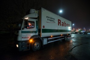 Někdy jsou i obyčejné piškoty nad zlato! / Foto zdroj: Raben Logistics Czech s.r.o.