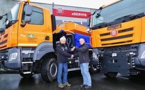 TATRA TRUCKS dodala nová vozidla pro údržbu komunikací s nástavbami Schmidt / Foto zdroj: TATRA TRUCKS a.s.