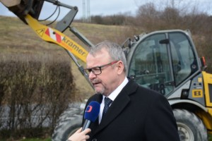 Ministr dopravy Dan Ťok slavnostně zahájil práce na téměř 10 kilometrech dálnice D6 mezi Prahou a Karlovými Vary