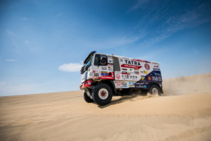 Kolomý uvízl v extrémních dunách, Šoltys příjemně překvapil / Foto zdroj: BUGGYRA media