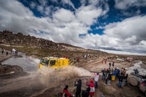 Čtvrtý Macík po maratónské etapě vybojoval palandu. Brabec zabral a pak pařil se soupeři. / Foto zdroj: Big Shock Racing