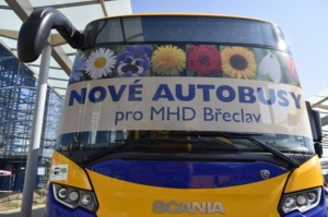 Scania předala spo­leč­nos­ti BORS Břeclav 8 nových autobusů na CNG / Foto zdroj: Scania Czech Republic, s.r.o.