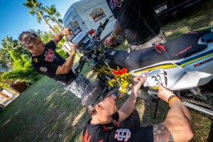 Macík s Brabcem na startu Rallye du Maroc / Foto zdroj: BIG SHOCK RACING