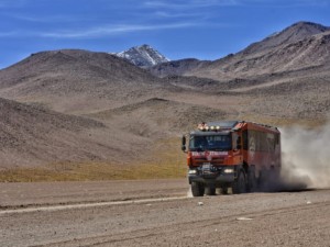 Tatrabus vozí turisty v jihoamerické Atacamě do tisícových výšek / Foto zdroj: TATRA TRUCKS a.s.